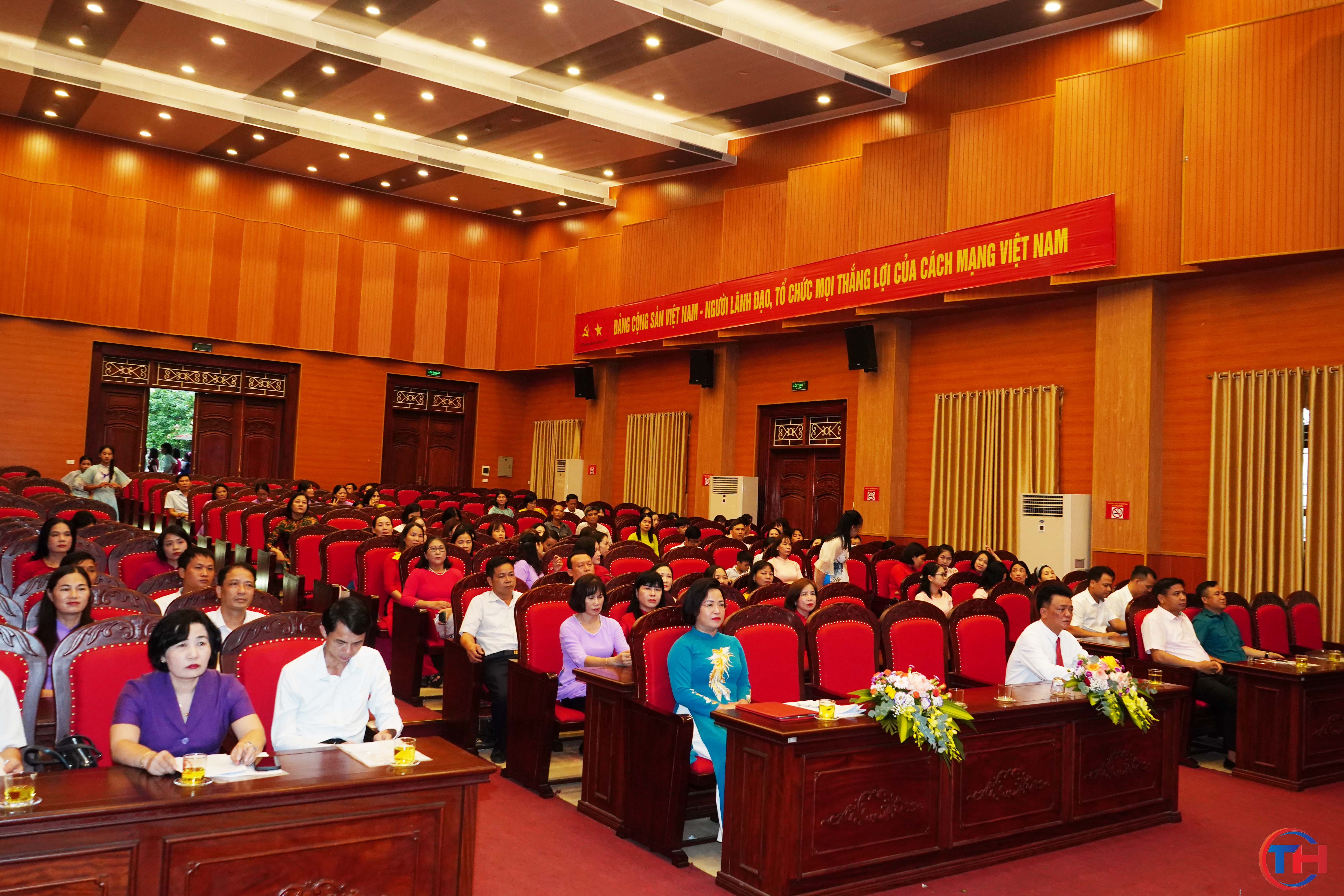 phường Thượng Hồng tổ chức Hội nghị tổng kết năm học 2024 - 2025, triển khai phương hướng nhiệm vụ năm học 2025-2026