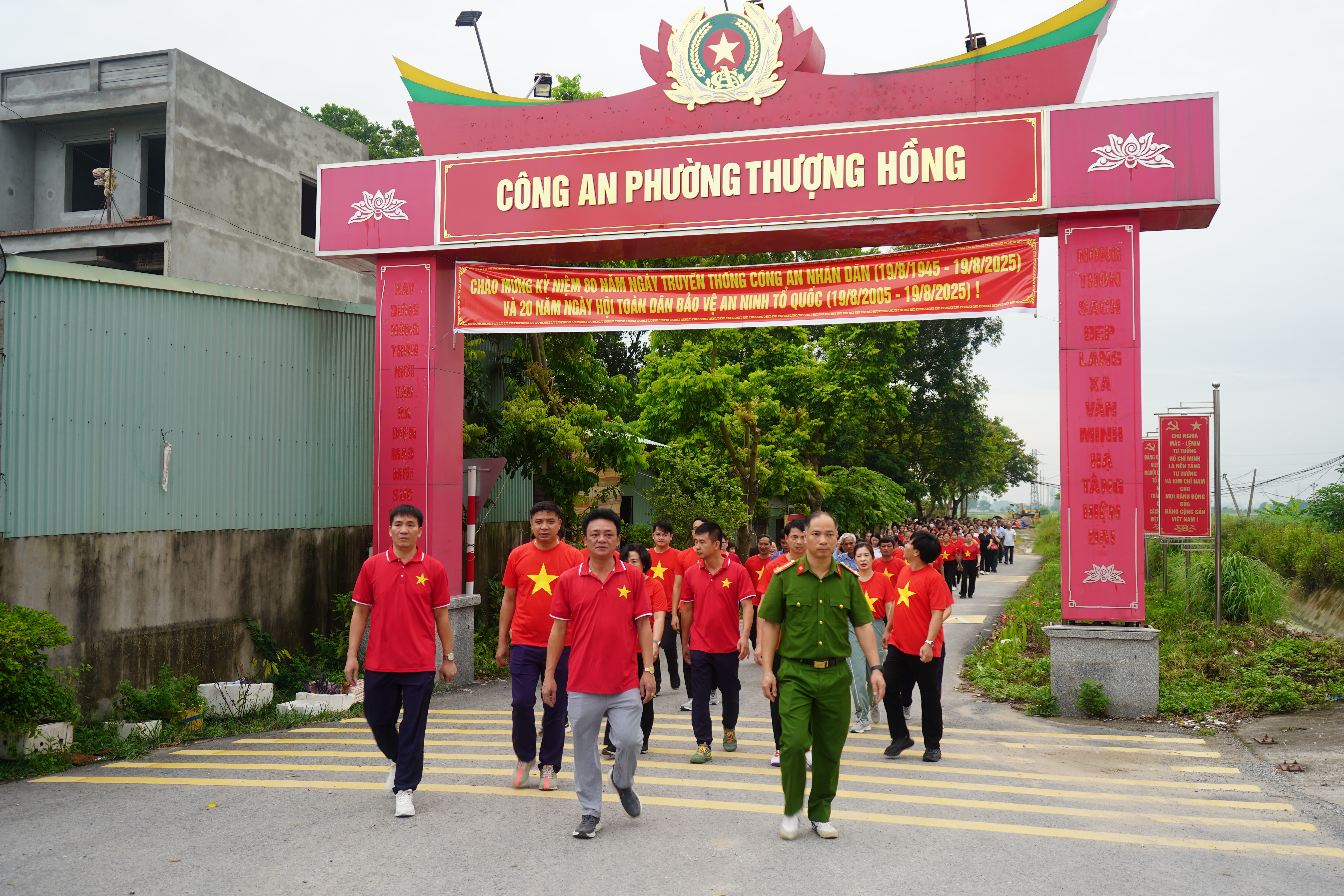 Phường Thượng Hồng hưởng ứng chương trình đi bộ cộng đồng “Cùng Việt Nam tiến bước”