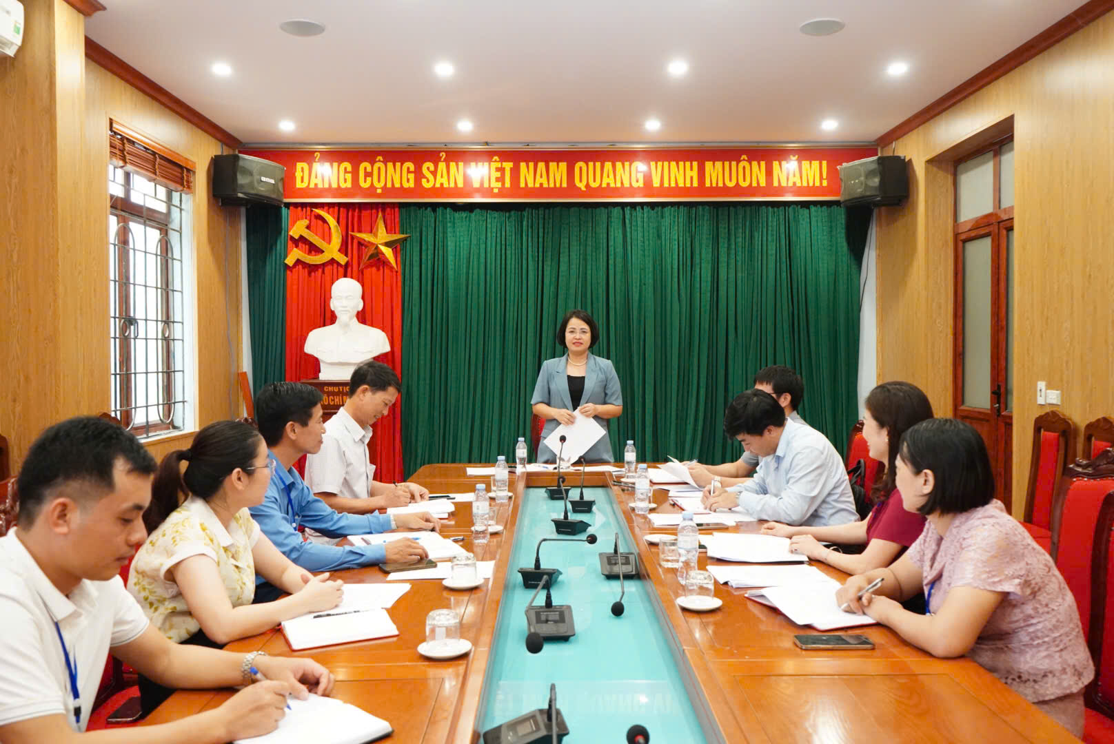Bí thư Đảng ủy, Chủ tịch HĐND phường Thượng Hồng làm việc với Ban xây dựng Đảng