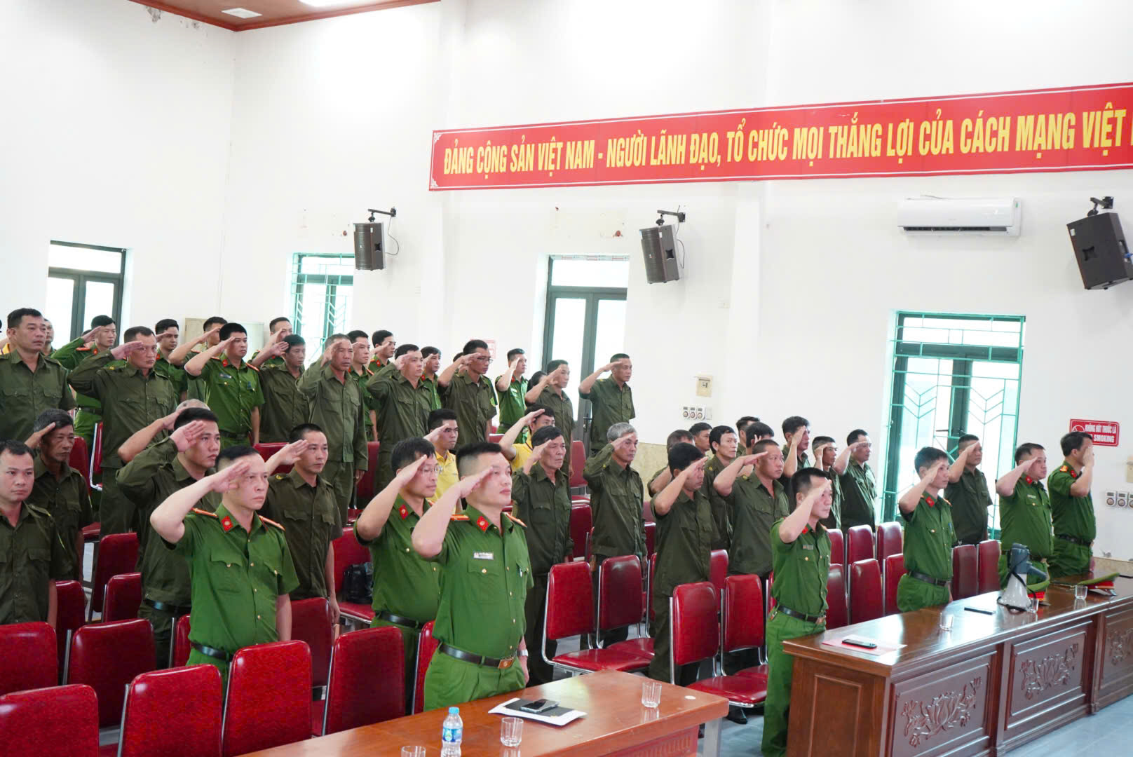 Công an phường Thượng Hồng đã tổ chức Lễ ra quân tấn công, trấn áp tội phạm, bảo đảm an ninh, trật tự,