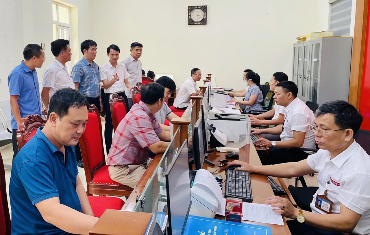 Hiệu quả bước đầu của mô hình chính quyền hai cấp tại Trung tâm Phục vụ Hành chính công phường Thượng Hồng